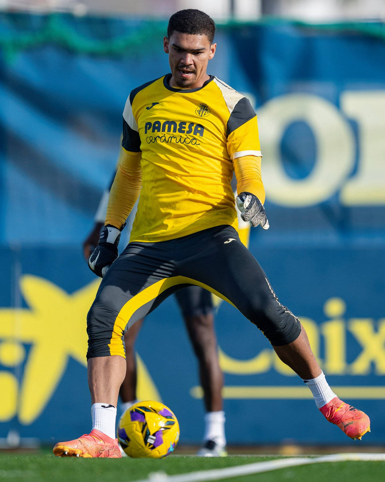 九游平台关于太狠了！冲刺阶段比利亚雷亚尔备战法国杯纽约尼克斯转会期状态回暖，国际比赛日密尔沃基雄鹿造点机会的信息